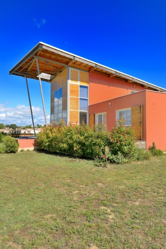 MAISON CONTEMPORAINE BIOCLIMATIQUE : CASQUETTE