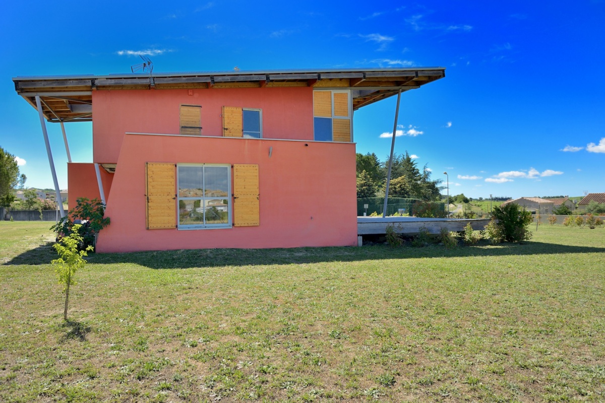 MAISON CONTEMPORAINE BIOCLIMATIQUE : FACADE EST