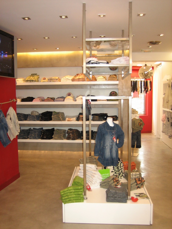 Ramnagement du magasin de vtements : Espace enfants 2