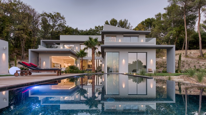 VILLA L